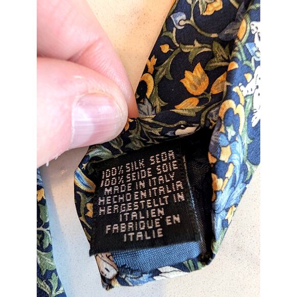 Vintage Disney 101 Dalmatians Silk Tie Made in Italy - Picture 2 of 5